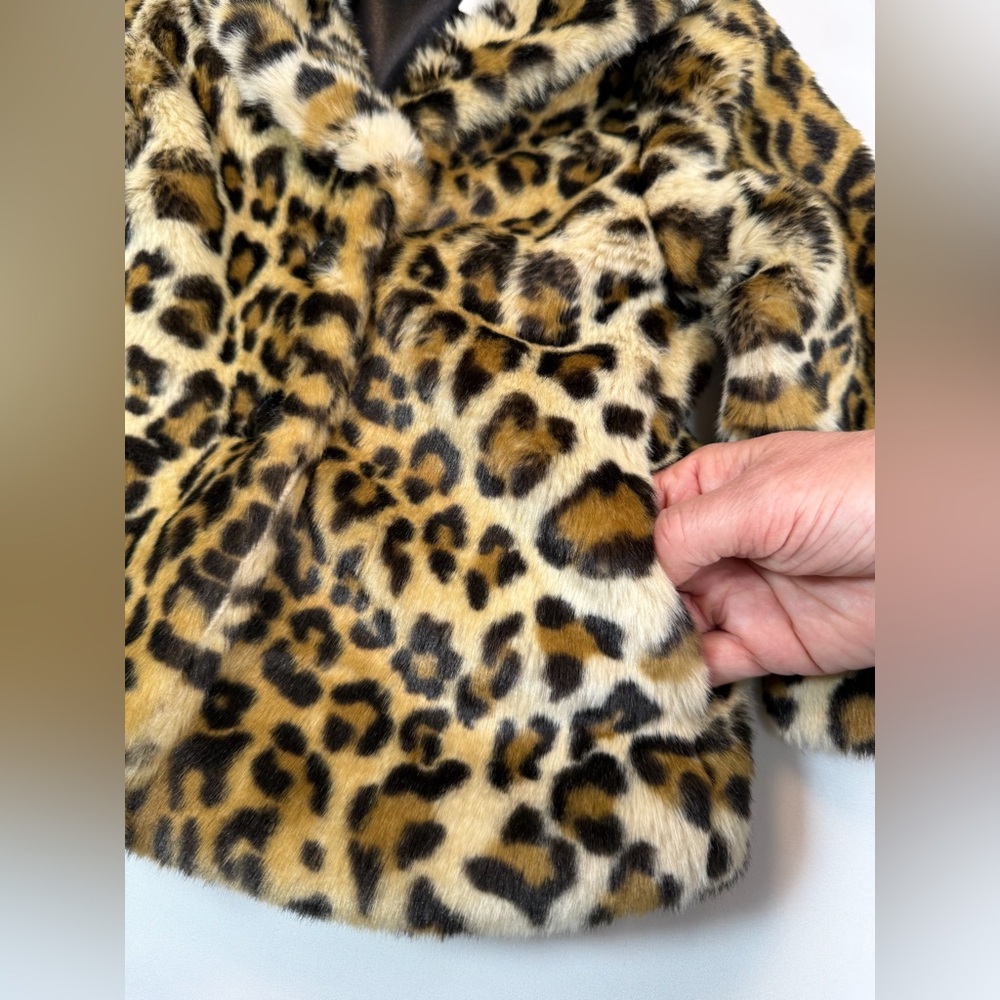 GUESS KIDS Toddler Girls’ Leopard Print Faux Fur Mafia Fashion Pea Coat Size 2T - Picture 6 of 8